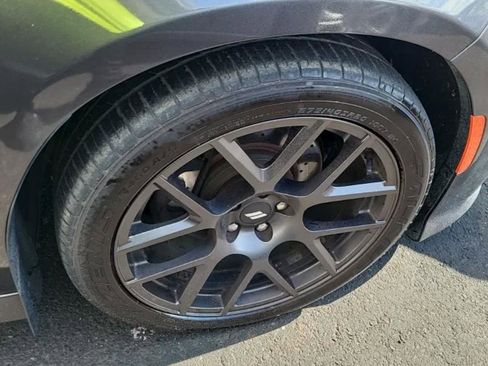 Used 2017 Dodge Charger R/T RWD image 2
