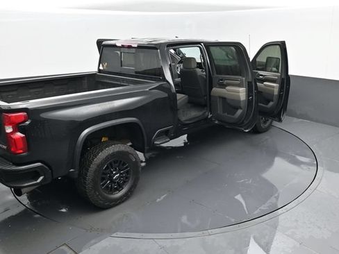 Used 2024 Chevrolet Silverado 2500 ZR2 w/ Technology Package AWD/4WD image 29