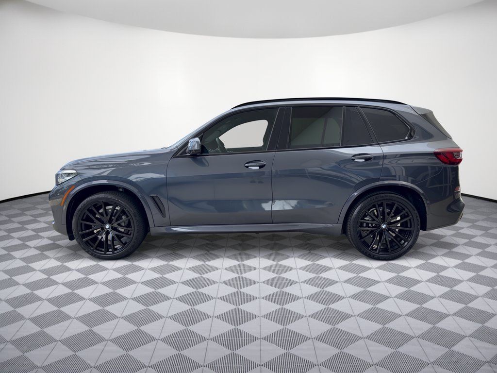 Used 2022 BMW X5 sDrive40i w/ M Sport Package RWD image 2