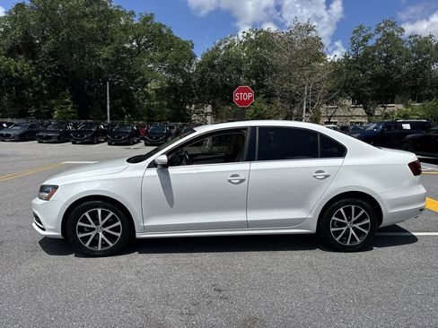 Used 2017 Volkswagen Jetta SE FWD image 11