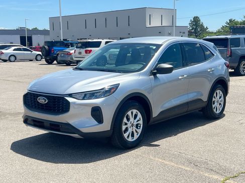 Used 2023 Ford Escape Active AWD/4WD image 4