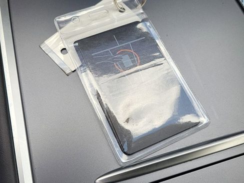 Used 2023 Tesla Model 3 Standard Range image 9