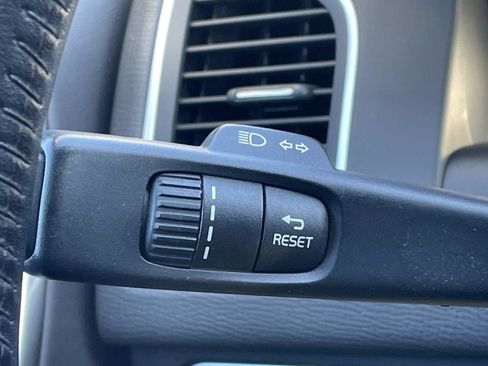 Used 2017 Volvo XC60 T5 Dynamic w/ Preferred Option Package image 24