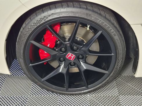 Used 2025 Honda Civic Type R image 8
