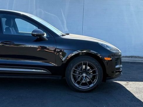 Used 2025 Porsche Macan AWD/4WD image 9