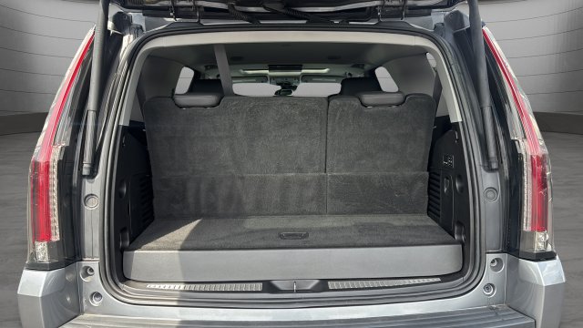 Used 2019 Cadillac Escalade Luxury w/ Escalade Sport Edition AWD/4WD image 26