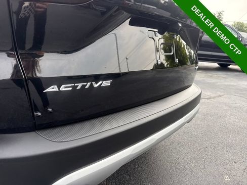 Used 2024 Ford Escape Active AWD/4WD image 9