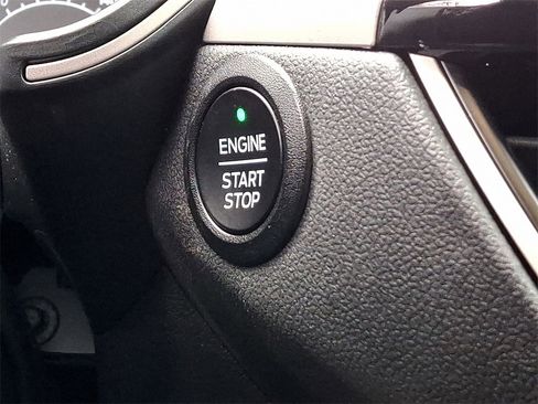 Used 2022 Ford Escape SEL image 25