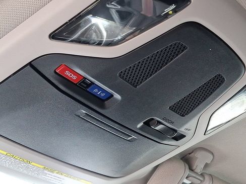 Used 2022 Subaru Legacy Premium AWD/4WD image 25
