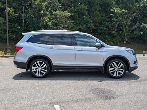 Used 2016 Honda Pilot Touring image 10