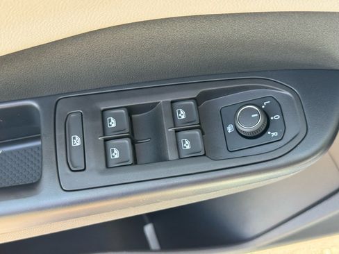 New 2025 Volkswagen Taos S image 21