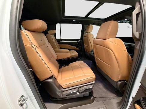 Certified 2026 Cadillac Escalade ESV Luxury AWD/4WD image 26
