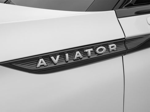 Used 2024 Lincoln Aviator AWD w/ Premium Package image 59