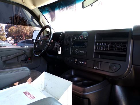 Used 2022 Chevrolet Express 2500 w/ Driver Convenience Package image 26