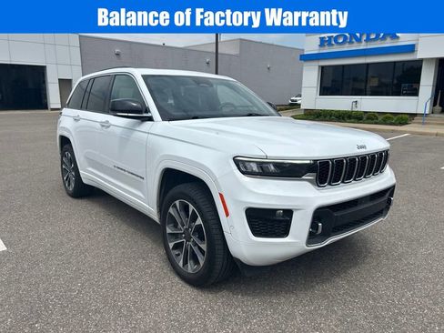 Used 2022 Jeep Grand Cherokee Overland w/ Luxury Tech Group IV image 2