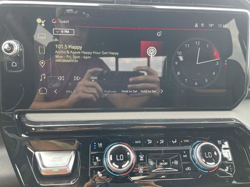 New 2026 GMC Sierra 2500 AT4 AWD/4WD image 14