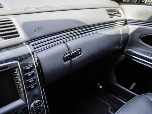 Used 2009 Maybach 62 S RWD image 31
