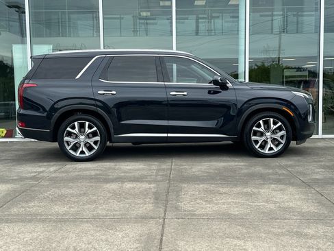 Used 2021 Hyundai Palisade SEL w/ Premium Package FWD image 2