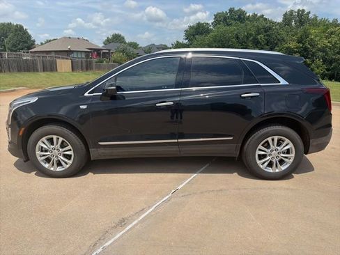 Certified 2025 Cadillac XT5 Luxury FWD image 2