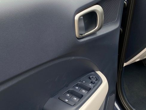 New 2026 Hyundai Venue SEL FWD image 12