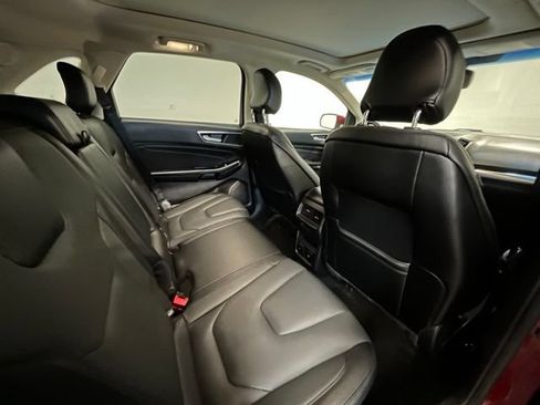 Used 2018 Ford Edge Titanium w/ Equipment Group 302A AWD/4WD image 12