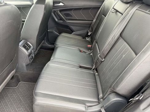Used 2023 Volkswagen Tiguan SE FWD image 18