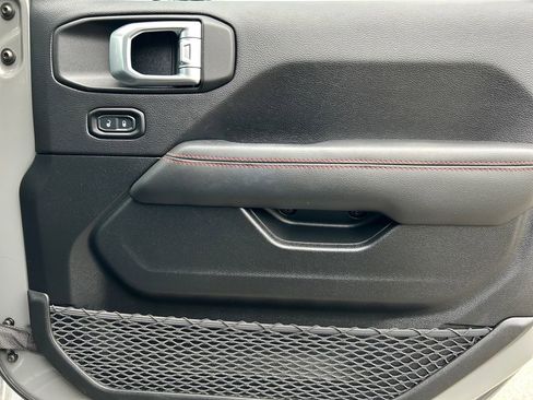 Used 2020 Jeep Gladiator Rubicon image 25