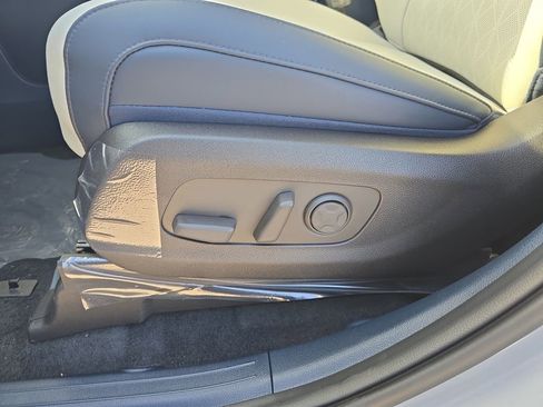 New 2026 Kia Carnival EX FWD image 22