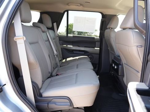 Used 2021 Ford Expedition XLT AWD/4WD image 24