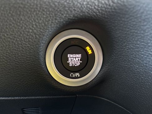 New 2026 Chrysler Pacifica Select w/ S Appearance Package image 33