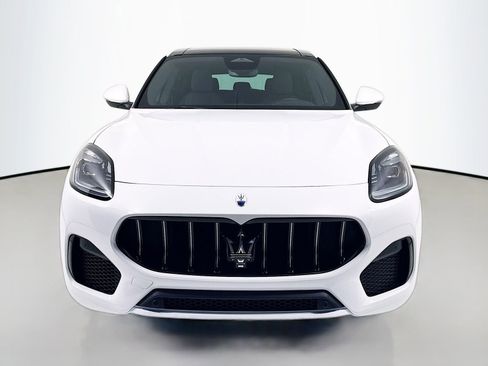 New 2025 Maserati Grecale GT image 3