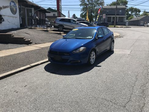 Used 2013 Dodge Dart SXT FWD image 2