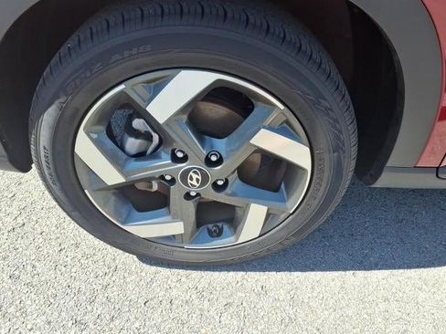 Used 2024 Hyundai Venue SEL image 5