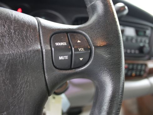 Used 2005 Buick Le Sabre Custom image 11