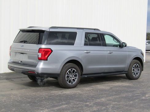 Used 2024 Ford Expedition Max XLT image 3