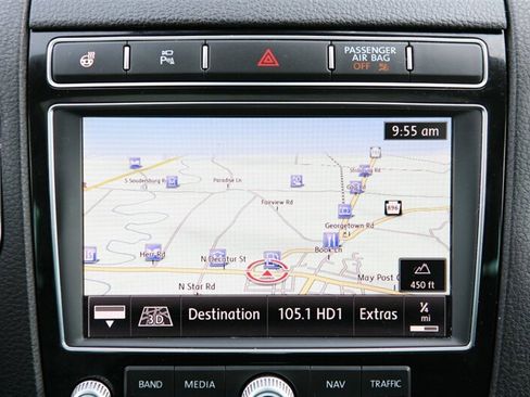 Used 2016 Volkswagen Touareg TDI image 26