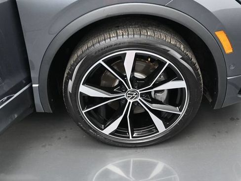 Used 2023 Volkswagen Tiguan SEL R-Line AWD/4WD image 41