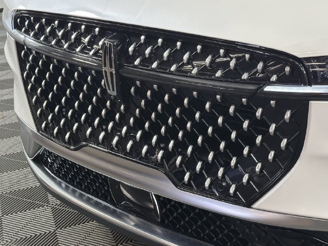 Used 2026 Lincoln Nautilus Premier w/ Equipment Group 102A AWD/4WD image 28