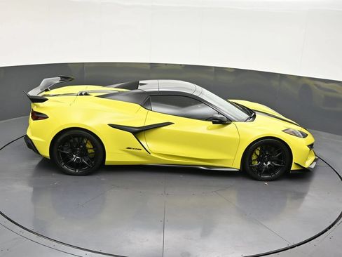 Used 2023 Chevrolet Corvette Z06 RWD image 21