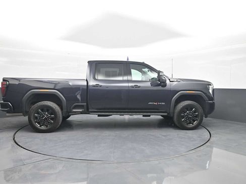 Used 2024 GMC Sierra 2500 AT4 w/ AT4 Premium Plus Package AWD/4WD image 9