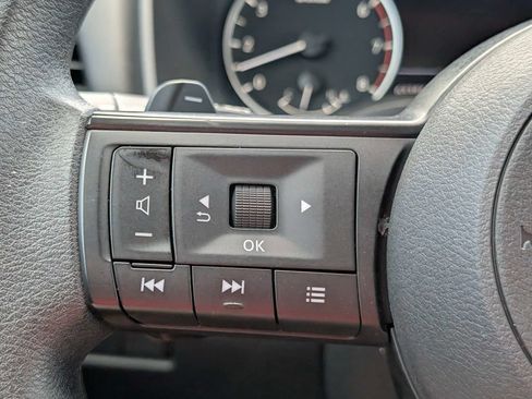 Used 2024 Nissan Rogue S FWD image 24