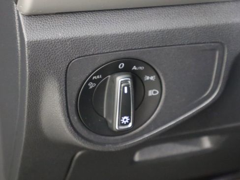 Used 2021 Volkswagen Atlas SE image 22