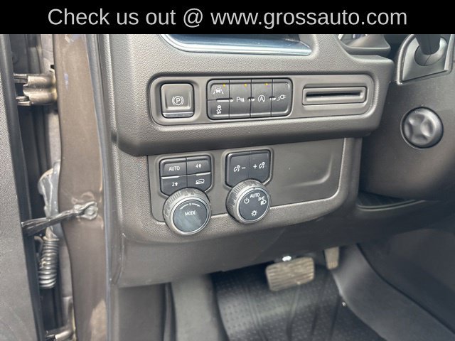 Used 2021 Chevrolet Tahoe RST w/ Luxury Package AWD/4WD image 13