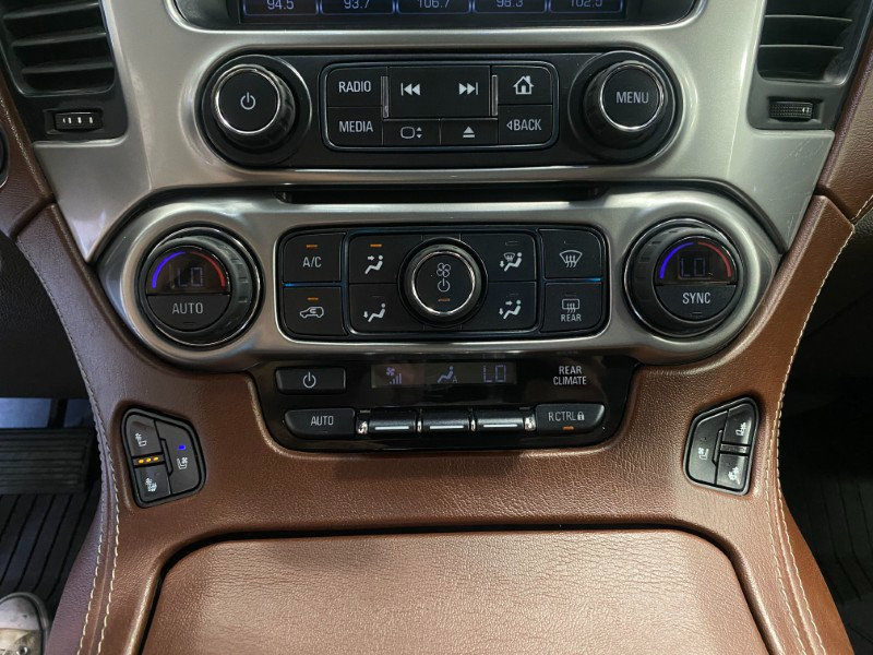 Used 2020 Chevrolet Suburban Premier w/ Premier 6.2L Value Package AWD/4WD image 43