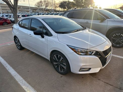 Certified 2020 Nissan Versa SR w/ Electronics Package image 1