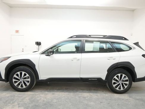Used 2024 Subaru Outback 2.5i image 4