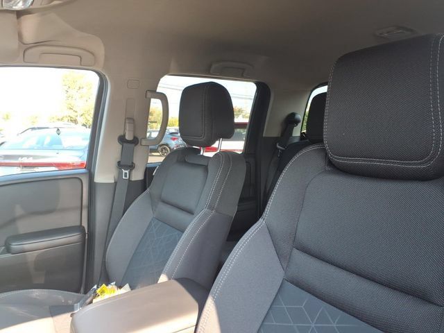 Used 2025 Nissan Frontier SV w/ SV Convenience Package RWD image 16
