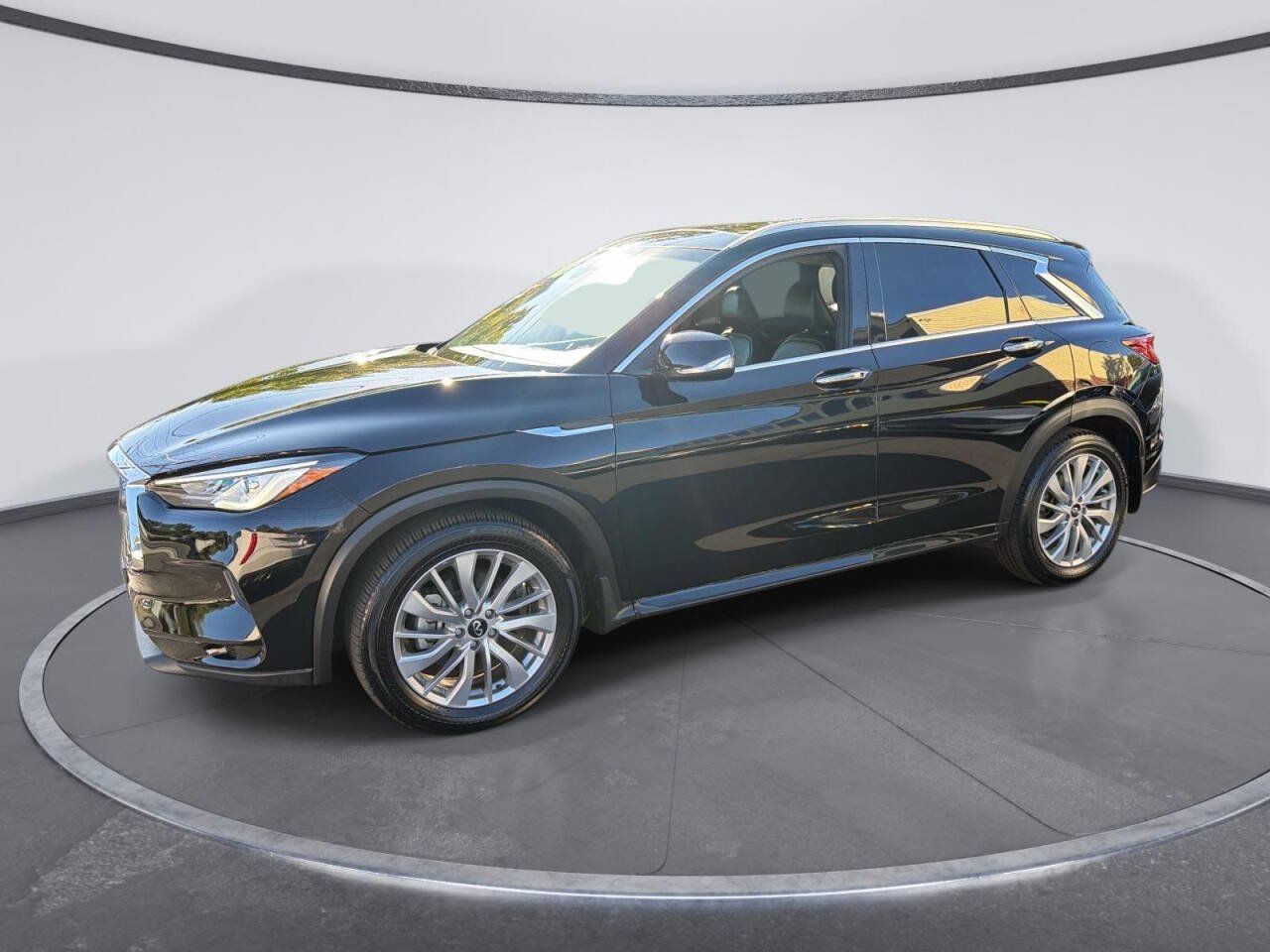 Used 2023 INFINITI QX50 Luxe AWD/4WD image 1