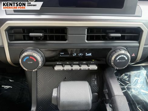 Used 2025 Toyota Tacoma SR5 AWD/4WD image 22