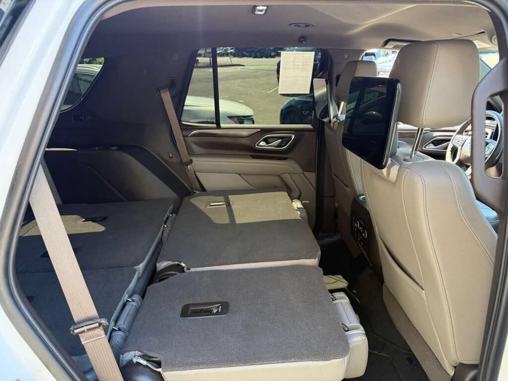 Used 2021 Chevrolet Tahoe Z71 w/ Luxury Package AWD/4WD image 14